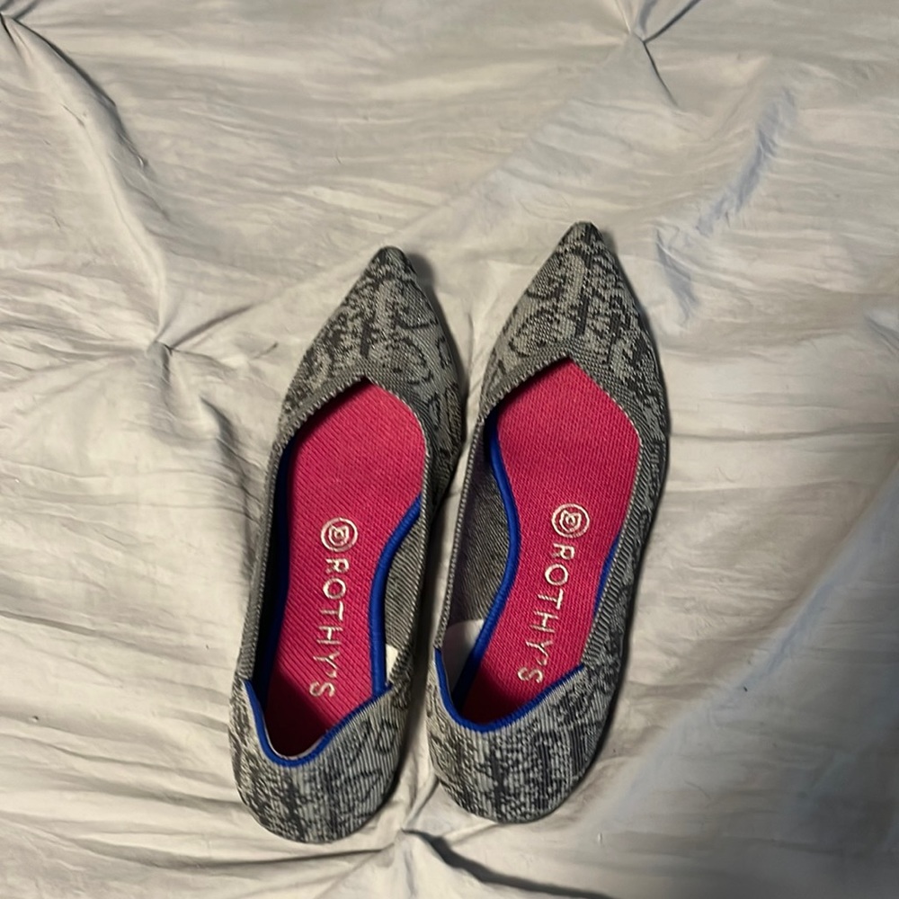 Grey Rothy’s the point flats